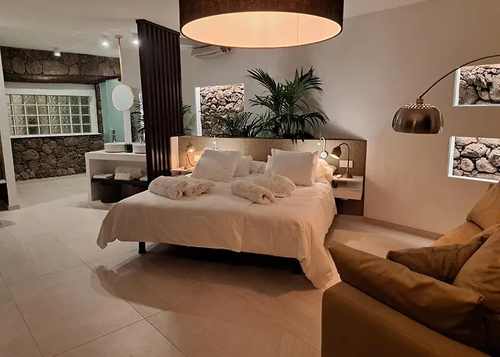 Willa Hc Luxury Celavella *